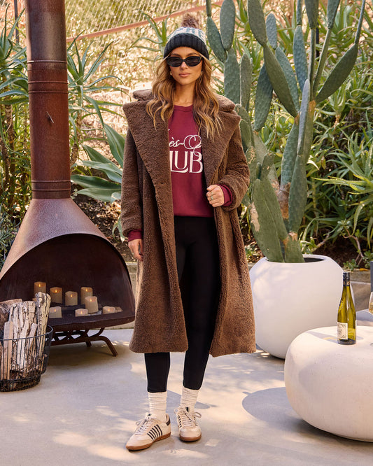 Apres Ski Club Graphic Sweatshirt