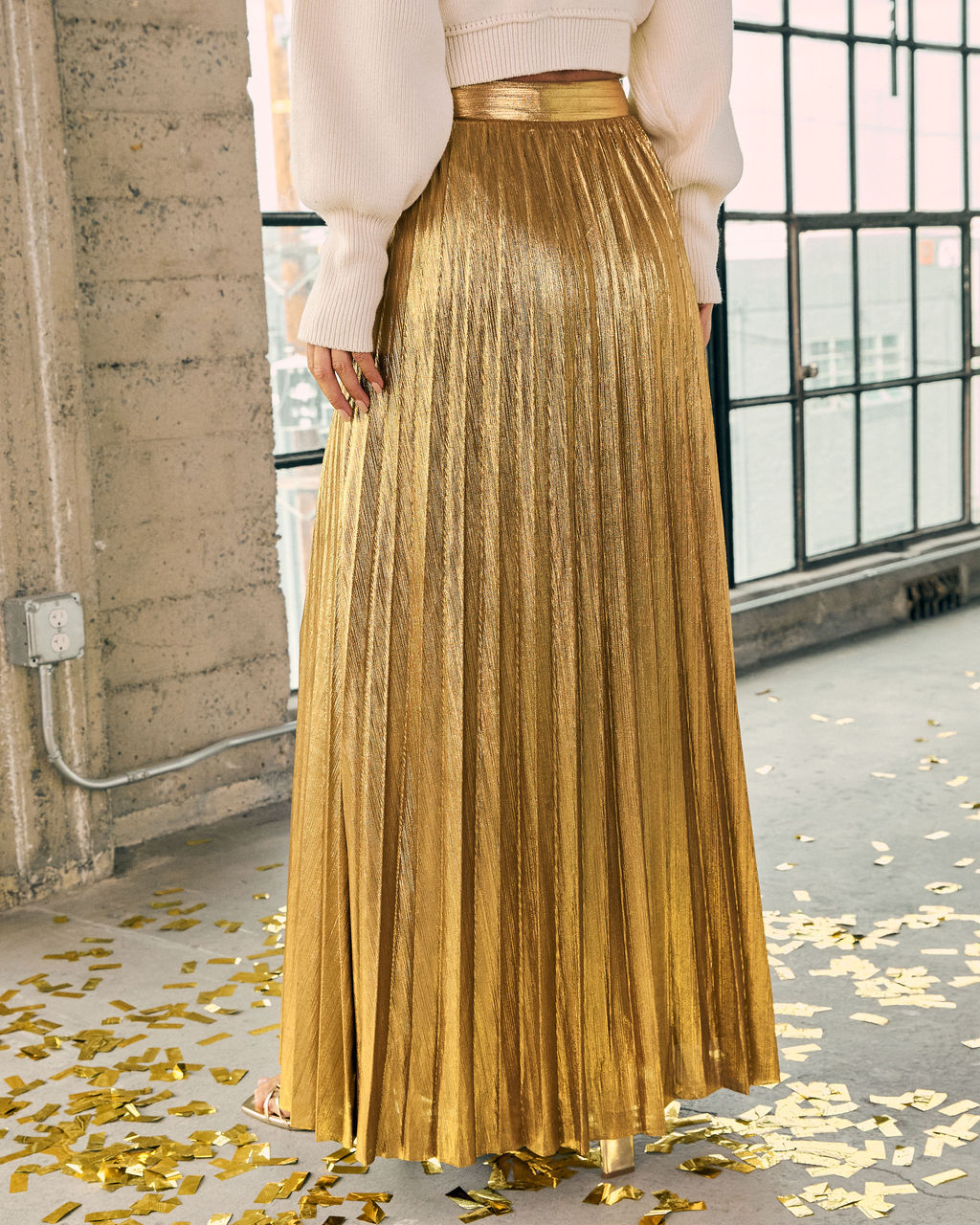 Maxeen Pleated Metallic Maxi Skirt